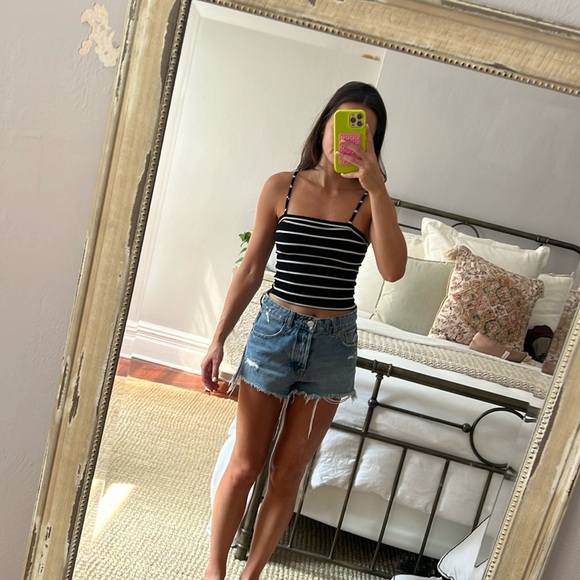Urban Outfitters Black and White Squareline Strappy Tank Top Cropped - Picture 1 of 3